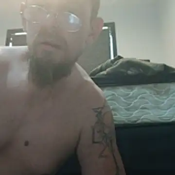 Snapshot of Skody31 chatting on April 17, 12:24 am Skody31 online show from April 17, 12:24 am