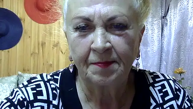 Emma52610 online show from October 5, 9:51 am