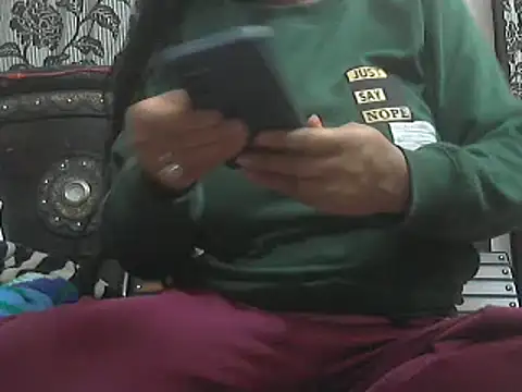 Snapshot of prettyindiandoll chatting on December 12, 2:00 pm prettyindiandoll online show from December 12, 2:00 pm