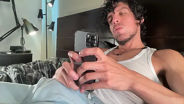 Snapshot of beranco19 chatting on February 12, 7:31 pm beranco19 online show from February 12, 7:31 pm