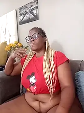 Snapshot of SQUITBOOTY chatting on December 4, 7:50 am SQUITBOOTY online show from December 4, 7:50 am