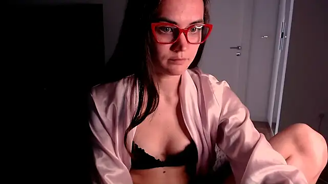 Snapshot of EvelynGG chatting on May 19, 11:27 am EvelynGG online show from May 19, 11:27 am