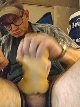 ROBERT0516 online show from October 28, 3:32 am