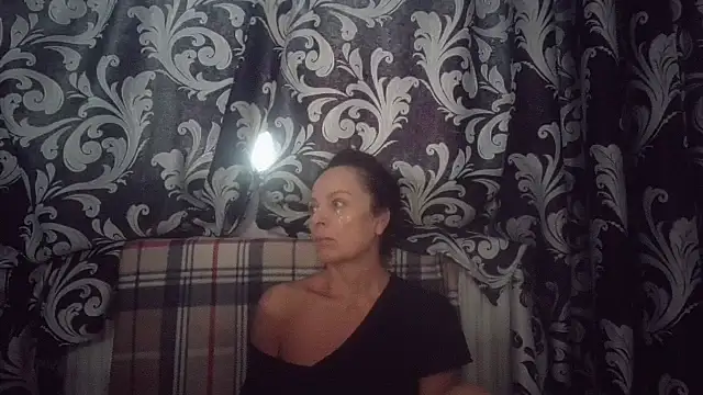 Snapshot of LindaStarS chatting on October 1, 5:02 am LindaStarS online show from October 1, 5:02 am