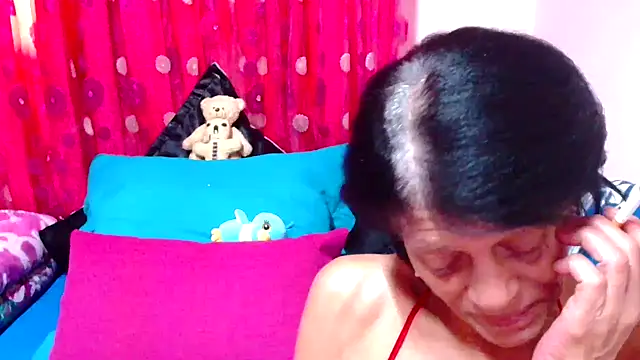 SLUTTYROXY online show from October 16, 6:47 am