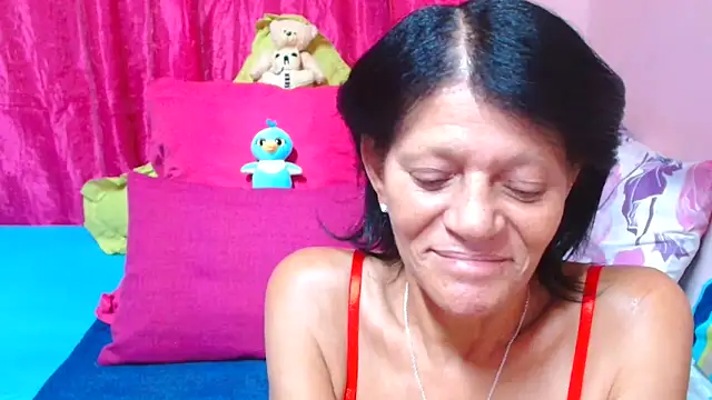 Snapshot of SLUTTYROXY chatting on February 5, 6:23 pm SLUTTYROXY online show from February 5, 6:23 pm