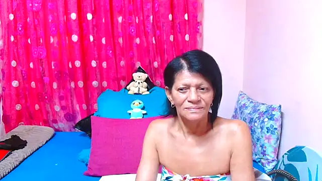 Snapshot of SLUTTYROXY chatting on February 18, 8:32 am SLUTTYROXY online show from February 18, 8:32 am