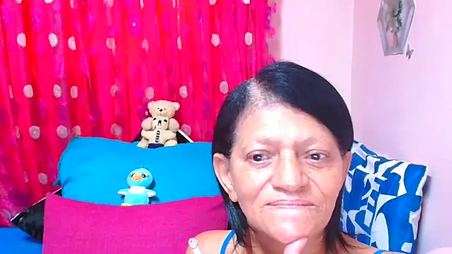 SLUTTYROXY online show from April 6, 6:14 am