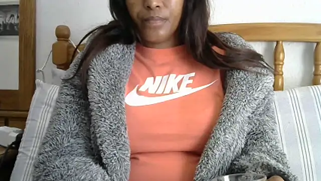 Snapshot of blackslut4u chatting on May 30, 10:34 am blackslut4u online show from May 30, 10:34 am