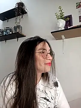 Snapshot of loveuu-bae chatting on March 7, 10:10 pm loveuu-bae online show from March 7, 10:10 pm