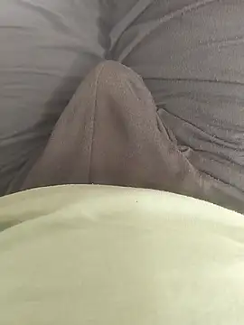 Snapshot of bigh96dik chatting on November 6, 2:45 am bigh96dik online show from November 6, 2:45 am