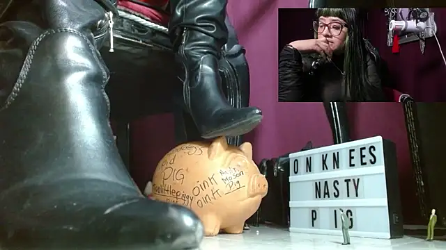 Snapshot of MeGoddesSara chatting on May 16, 7:56 pm MeGoddesSara online show from May 16, 7:56 pm