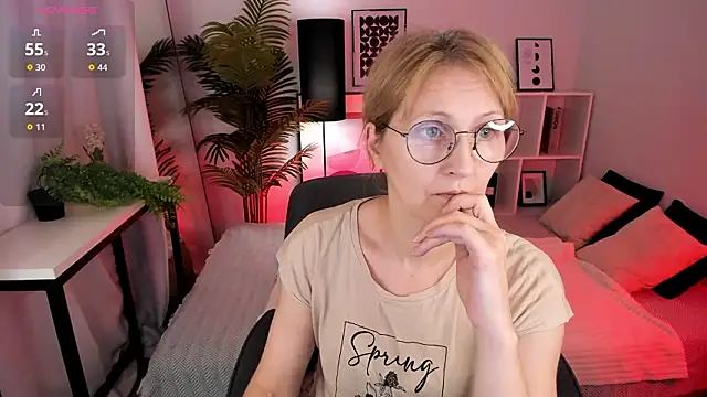 Paris Cherry online show from February 28, 1:01 pm