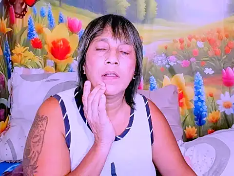 Snapshot of indianroxy chatting on February 7, 5:55 am indianroxy online show from February 7, 5:55 am