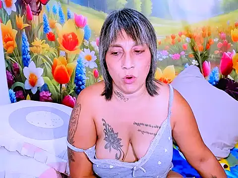 Snapshot of indianroxy chatting on February 14, 8:00 am indianroxy online show from February 14, 8:00 am