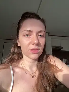 Snapshot of MariiD chatting on April 12, 6:07 am MariiD online show from April 12, 6:07 am