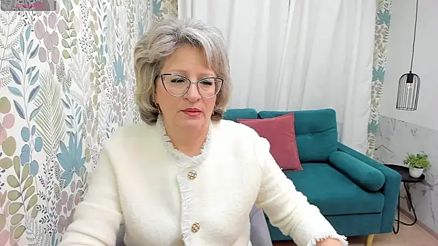 EvelynJoyful online show from February 4, 5:10 am