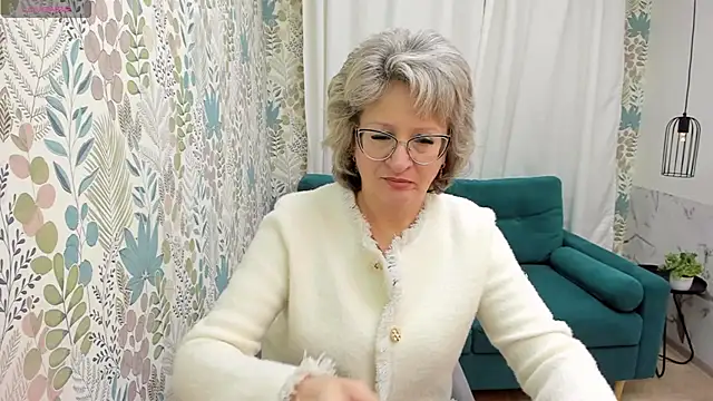 EvelynJoyful online show from February 6, 5:14 am