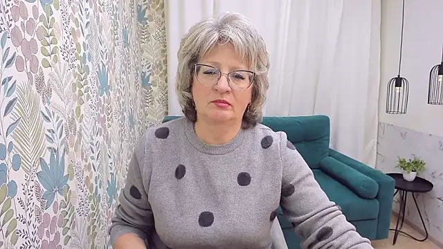 EvelynJoyful online show from February 2, 5:06 am