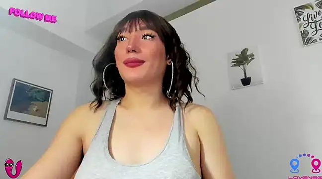 Snapshot of hottycrishina chatting on January 9, 7:42 am hottycrishina online show from January 9, 7:42 am