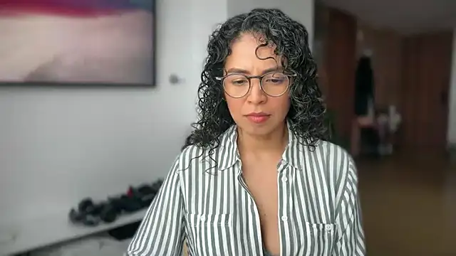 illaroom online show from February 3, 7:52 pm