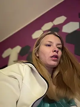 AnastasiaAniess online show from April 1, 4:35 am