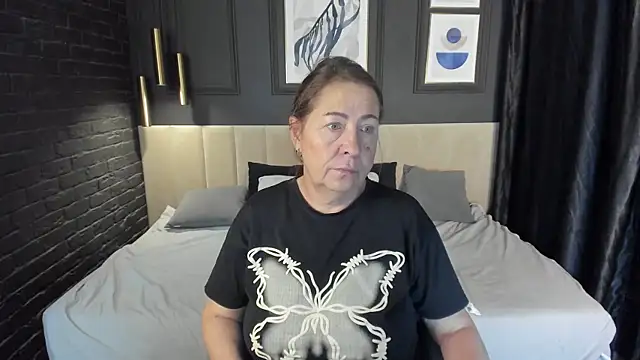 Snapshot of LindaPassionate chatting on July 10, 5:34 am LindaPassionate online show from July 10, 5:34 am