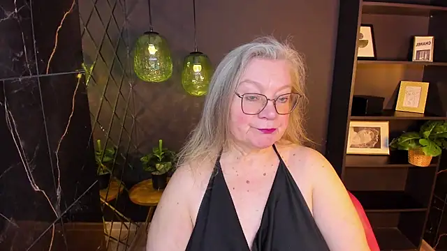 Snapshot of NataliMellow chatting on April 18, 1:15 pm NataliMellow online show from April 18, 1:15 pm