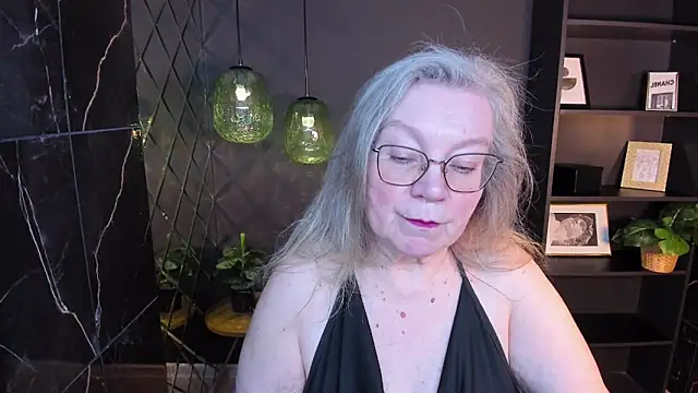 Snapshot of NataliMellow chatting on April 20, 1:14 pm NataliMellow online show from April 20, 1:14 pm