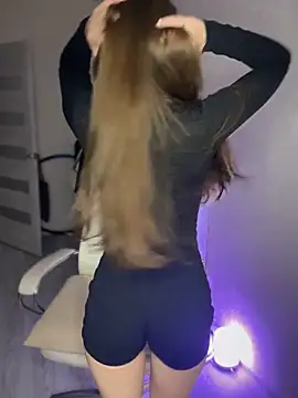 Snapshot of so_cutes chatting on December 8, 6:17 pm so cutes online show from December 8, 6:17 pm