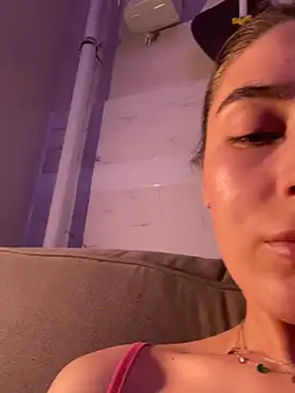 Snapshot of so_cutes chatting on September 14, 8:08 pm so cutes online show from September 14, 8:08 pm