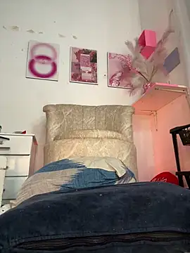 halana squirts online show from March 8, 7:05 am