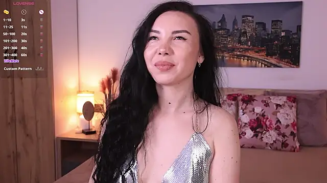 Snapshot of Leila__Sweet chatting on April 19, 7:07 am Leila Sweet online show from April 19, 7:07 am