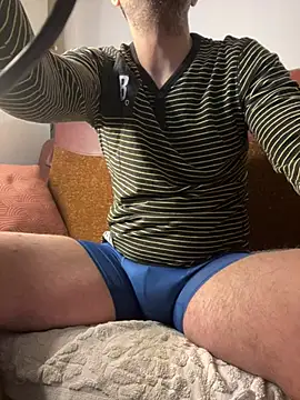 Snapshot of MarkReeds chatting on February 15, 12:43 pm MarkReeds online show from February 15, 12:43 pm