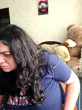 littleRikka online show from April 3, 8:01 am