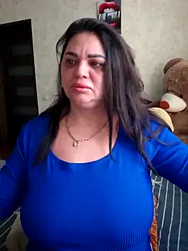 littleRikka online show from April 5, 6:10 am