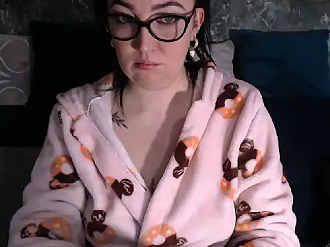 Snapshot of CreamyWetGirl chatting on December 18, 7:26 am CreamyWetGirl online show from December 18, 7:26 am