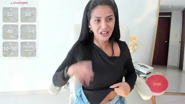 renata t  online show from April 17, 4:54 pm