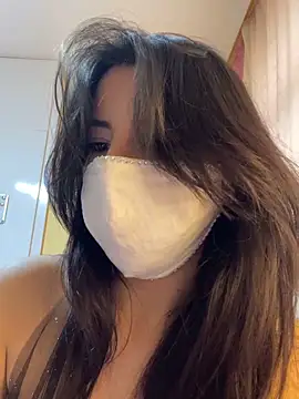 White-Petite online show from February 7, 1:15 pm