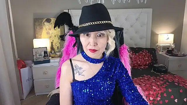 Snapshot of RoxalanaStar chatting on June 12, 12:04 pm RoxalanaStar online show from June 12, 12:04 pm