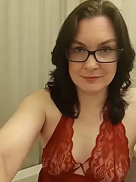 DesreRose online show from June 6, 6:01 pm