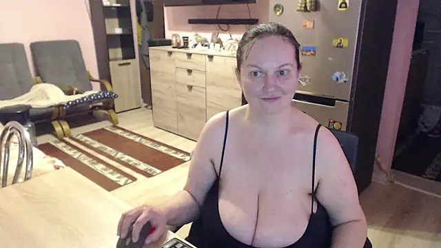 BustyLadyAlma online show from March 22, 5:28 am