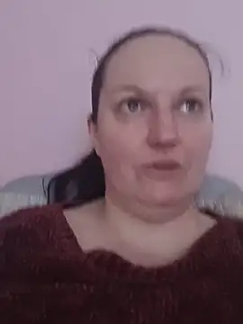 Snapshot of BustyLadyAlma chatting on May 17, 6:44 am BustyLadyAlma online show from May 17, 6:44 am
