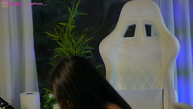 perfectt33n online show from December 4, 9:18 am