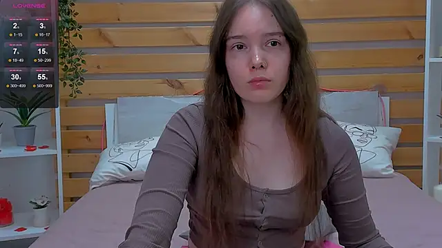 Janie JJ Curvie online show from February 3, 6:40 am