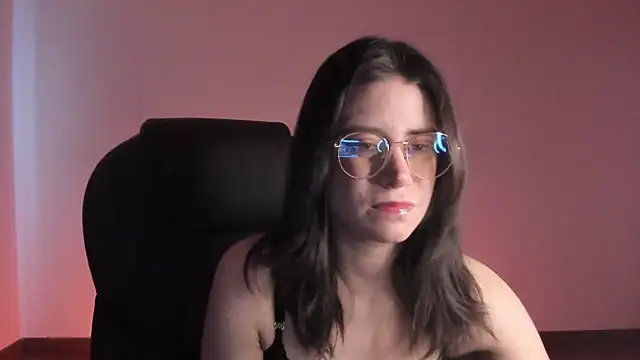 HazelKush online show from September 18, 9:50 pm