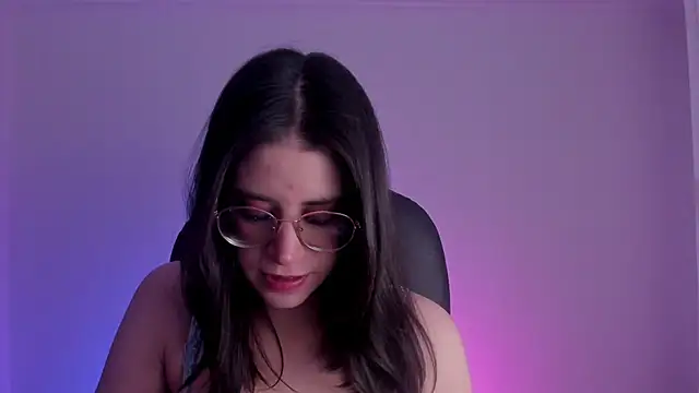 HazelKush online show from November 7, 9:37 pm