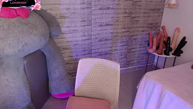 TinnaCobb online show from December 20, 2:46 pm