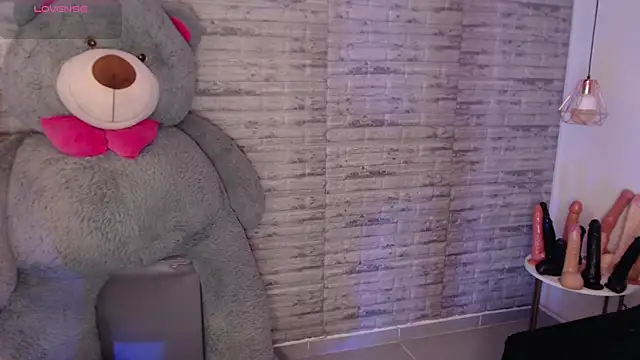 TinnaCobb online show from March 13, 4:13 pm