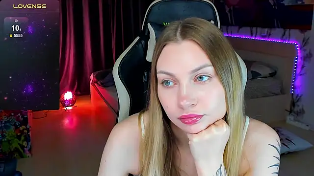 BiMolly online show from November 15, 3:19 pm